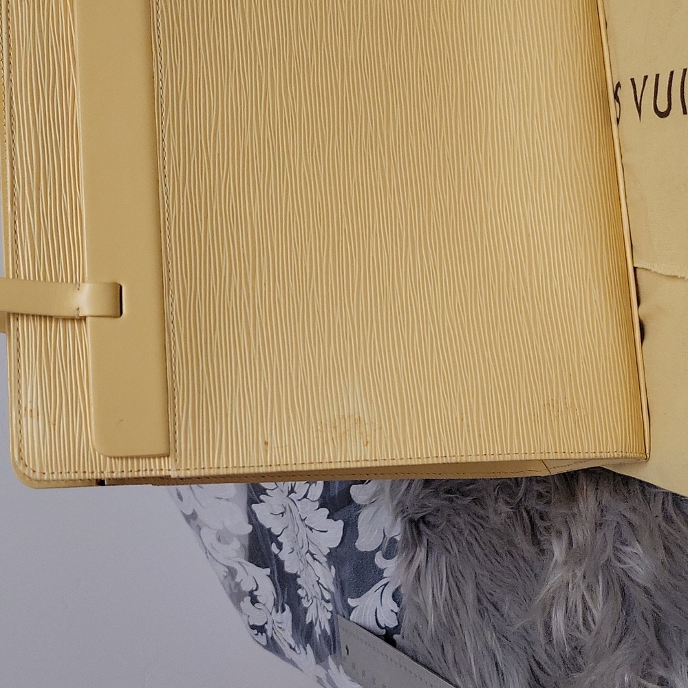 LV Epi Yellow handbag - Picture 5 of 17